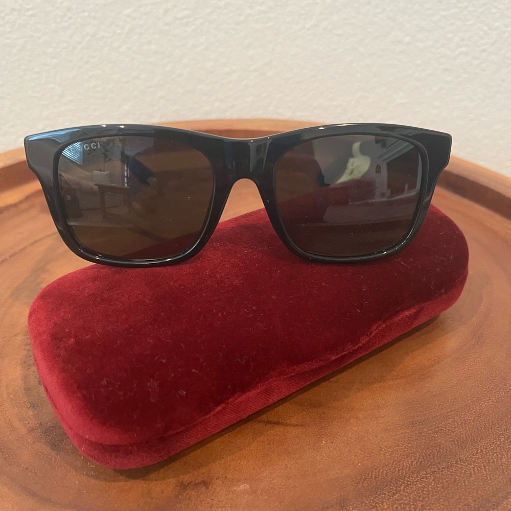 NTW GUCCI sunglassesses
Style GG0008s with case, cloth and pouch